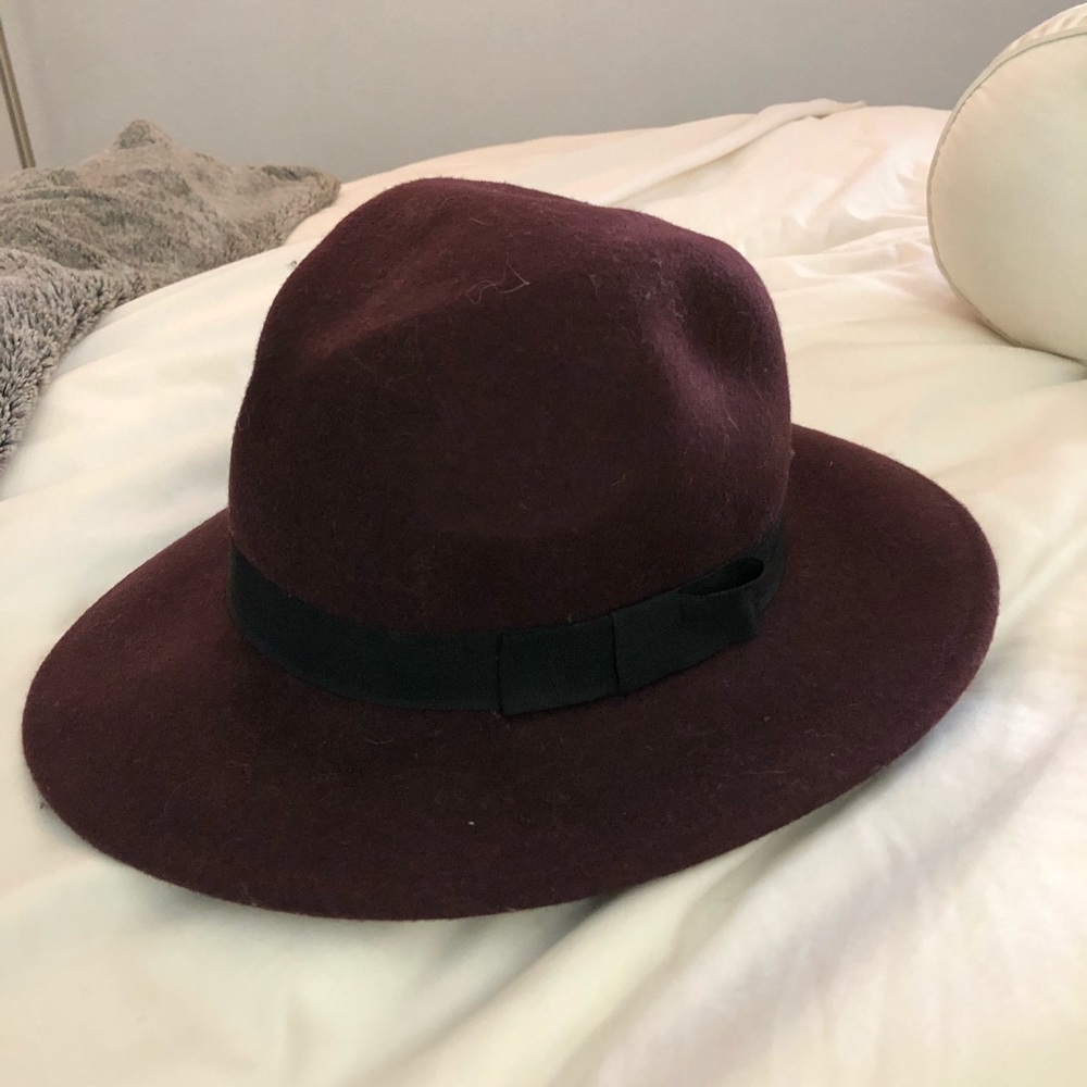 Deep burgundy red wool hat with bow